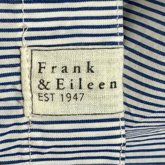 Fʀᴀɴᴋ & Eɪʟᴇᴇɴ Bᴜᴛᴛᴏɴ Uᴘ Cᴏᴛᴛᴏɴ Bᴀʀʀʏ Sʜɪʀᴛ ɪɴ Nᴀᴠʏ Pɪɴsᴛʀɪᴘᴇ - Picture 10 of 12